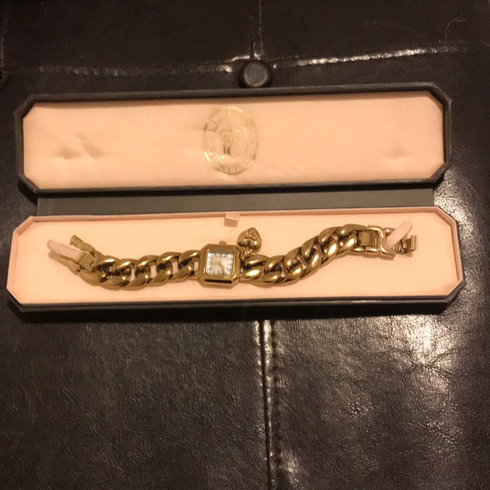 HUICY COUTURE VINTAGE BRACELET WATCH